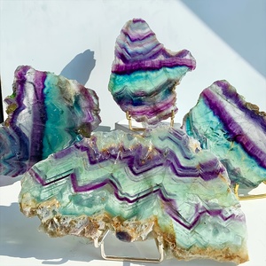 Venta al por mayor de rodajas de fluorita tricolor natural CrystalHola, talladas a mano de alta calidad, estilo bohemio, forma irregular, para decoración del hogar. - Product Image 4
