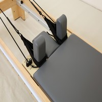 Hochwertige Custom Spring German Gym Betten Klassische kommerzielle Trainings geräte Leichtes faltbares Pilates Reformer Eichenholz