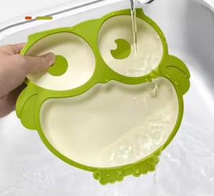 Vaisselle bébé en silicone antidérapante en forme de hibou personnalisée. Ensemble d'alimentation d'entraînement pour tout-petits avec ventouses. Vente en gros d pour enfants - Product Image 6