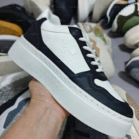 Chaussures de marche décontractées pour hommes à semelle épaisse et résistantes à l'usure, design simple, styles variés, vente en gros à prix réduit