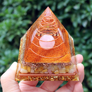 Pyramide en résine époxy avec cristal, ornement de bureau, boule rose 7-impulsions, décoration d'intérieur, cadeau - Product Image 3