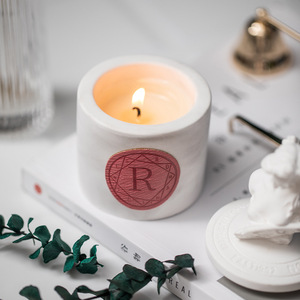 Vela Aromática Artesanal con Forma de Estatua, Cera Vegetal de Primera Calidad con Aceites Esenciales, Fragancia Aromática, Lista para Regalo, Personalizable - Product Image 3