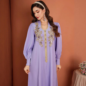 Vestido Largo Elegante ZF3171 en Poliéster Morado con Corte en A, Mangas Abullonadas y Cuello Tipo Calabaza - Product Image 2