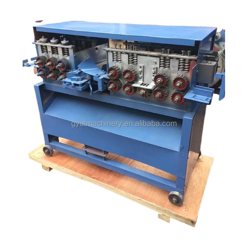 Bamboo cutting machine