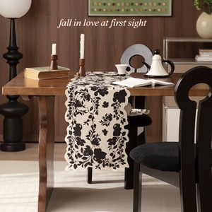 RichesBase OEM Design original <span class=keywords><strong>Chemin</strong></span> <span class=keywords><strong>de</strong></span> <span class=keywords><strong>table</strong></span> imprimé vintage Décoration <span class=keywords><strong>Chemin</strong></span> <span class=keywords><strong>de</strong></span> <span class=keywords><strong>table</strong></span> à manger à fleurs personnalisé avec bord irrégulier - Product Image 6