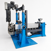 Ligne de coextrusion à trois couches pour câbles coaxiaux et RF