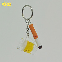Mini porte-clés créatif en forme de tasse de bière, cigarette, billard noir 8, tennis de table, cravate – Cadeau artisanal pour homme, souvenir de fête