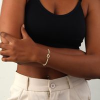 Charme en acier inoxydable plaqué or à la mode pour femmes pour Bracelet croix trombone coeur perlé Bracelets extensibles non ternis