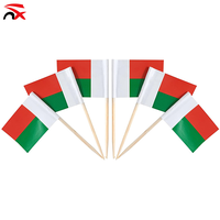 Vente en gros Ensemble de drapeaux nationaux de Madagascar Cadeaux Bracelet agitant la main Patch Porte-clés Pin Cure-dents Drapeau Drapeaux de table pour la promotion