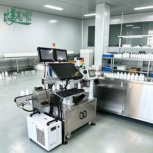 Machine laser UV intégrée avec convoyeur pour l'industrie cosmétique et machine de marquage laser pour plastiques avec inspection visuelle par code QR - Product Image 5