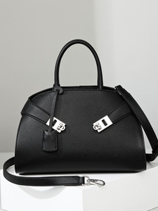 Approvisionnement direct : Nouveau sac hobo élégant et polyvalent, style urbain et épuré, avec fermeture éclair, motif litchi, grande capacité, idéal pour les trajets quotidiens - Product Image 1