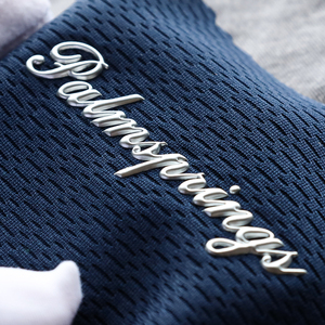 Écologique Marque Personnalisée Métal Mat Argent Logo Tag Vêtements Fer sur Étiquettes Embossées Tpu Patches pour Vêtement - Product Image 1