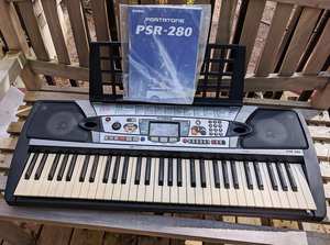 คีย์บอร์ดไฟฟ้าแบบพกพา PSR280 ยามาฮ่า 61 คีย์ พร้อมจอ LCD ขายดี - Product Image 2