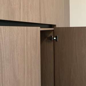 Puerta Corredera Automática Moderna de Estilo Italiano, Ensamblada a Medida, para Vestidores, Hoteles y Dormitorios - Product Image 2