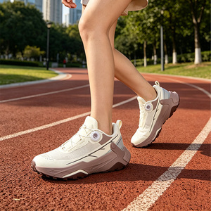 Chaussures de course respirantes à prix raisonnable, chaussures décontractées pour hommes et femmes, résistantes à l'usure et antidérapantes - Product Image 1
