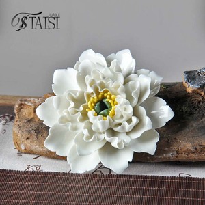 F001W منحوتة فنية لمجموعات زهور من السيراميك الأبيض مصنوعة يدويًا، حرف يدوية للتعليق على الحائط لديكور المنزل - Product Image 3