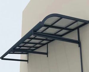 Tout nouvel <span class=keywords><strong>abri</strong></span> <span class=keywords><strong>de</strong></span> pluie moderne en alliage d'aluminium, associé à une couverture d'auvent <span class=keywords><strong>de</strong></span> jardin sur le toit en polycarbonate - Product Image 2