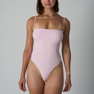 Mono Deportivo SUHE con Tirantes Desmontables, Ajuste Delgado, Tejido de Nylon y Spandex, Transpirable, Control de Abdomen y Absorción de Sudor - Product Image 2