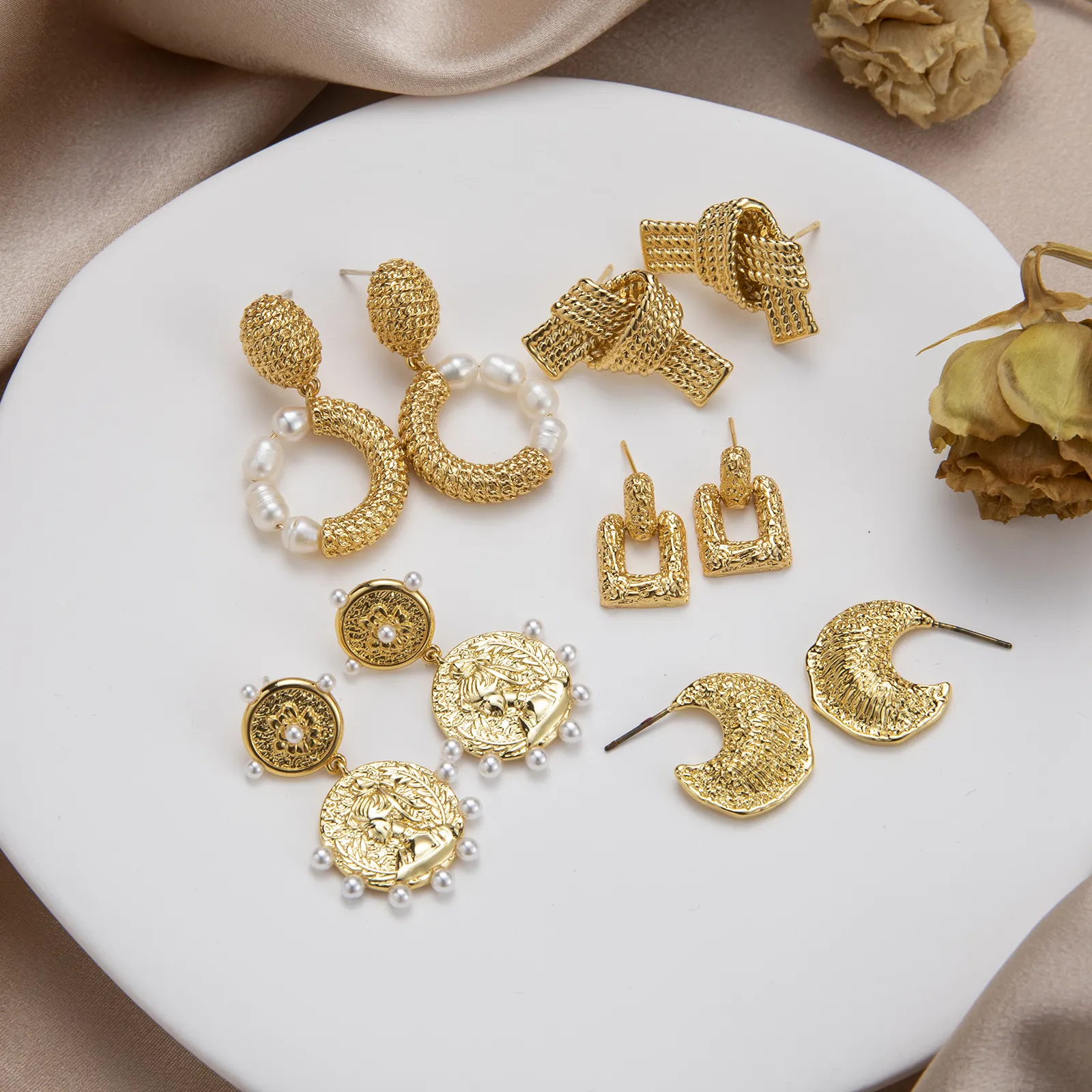Minstone Custom Vintage Earrings 14k Gold Plated Geometric Bow Pendant Thick Pearl Earrings Jewelry for Women Girls