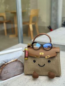 Bolsa de Mão Estilosa e Nova de 26cm em Denim para Mulheres, Bolsa Transversal com Estampa de Desenho Animado e Alça Removível para Compras - Product Image 5