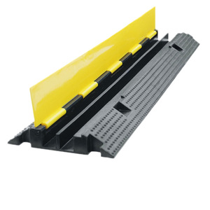 Ralentisseur en caoutchouc Tianjiu 1000x250x50 avec chemin de câbles pour usage extérieur - Product Image 2