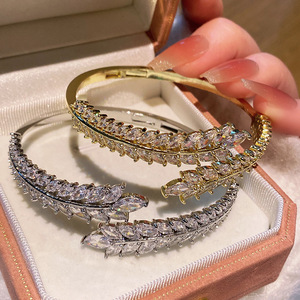 Pulsera Espiga de Trigo de Oro 18K y Plata con Diamantes para Fiesta de Mujer - Product Image 4