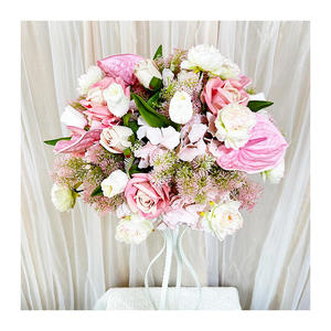 Ramo de Flores Artificiales Romántico Rosa y Blanco, Mezcla de Rosas y Lirios de Cala, Hecho a Mano, Alta Simulación, Arreglo para Boda - Product Image 1