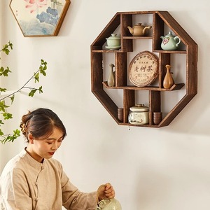 Estante de exhibición de madera maciza para montar en la pared, estilo chino, geométrico, con múltiples compartimentos, para guardar té, juego de té y tazas. - Product Image 1