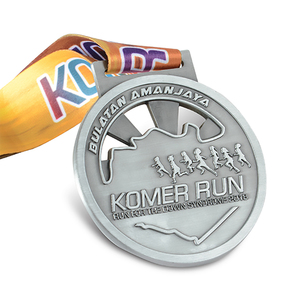 Medalla de finalista de carrera personalizada con grabado y recorte hueco, medalla de premio de carrera de metal con cinta impresa para eventos benéficos y deportivos - Product Image 1