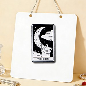 Broche personnalisée en émail noir, style dessin animé, antique et moderne, motif Carte de <span class=keywords><strong>la</strong></span> <span class=keywords><strong>Mort</strong></span> XIII, gothique et occulte, vente en gros - Product Image 1