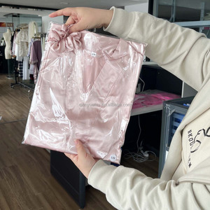 Lujoso Set <span class=keywords><strong>de</strong></span> Regalo Nupcial <span class=keywords><strong>de</strong></span> 3 Piezas <span class=keywords><strong>para</strong></span> Mujer: Coleteros <span class=keywords><strong>de</strong></span> Pelo <span class=keywords><strong>de</strong></span> 5cm, Antifaz <span class=keywords><strong>para</strong></span> <span class=keywords><strong>Dormir</strong></span> y Bata Kimono <span class=keywords><strong>de</strong></span> Seda Satinada <span class=keywords><strong>para</strong></span> Boda - Product Image 2