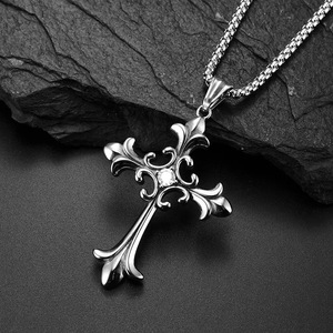 Collana Vintage Gotica Retrò con Ciondolo a Croce in Lega e Diamante con Catena in Acciaio al Titanio per Uomo e Donna Stile Hip Hop - Product Image 2