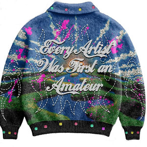 Suéter Personalizado para Hombre con Cuello Camisero, Estampado Digital Completo, Bordado 3D, Parche de Chenilla, Botones, Corte Recortado, Pedrería y Mohair - Product Image 2