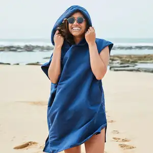 Polyester Suède Surf Strand Wetsuit Veranderende Handdoek Badjas Met Capuchon Poncho Microfiber Poncho Handdoek Voor Volwassenen