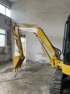 Excavadora KOMATSU 35 Usada de Alta Calidad, Komatsu PC35MR de 3.5 Toneladas, 90% Nueva, Original, con EPA y CE, para Excavación Agrícola - Product Image 4