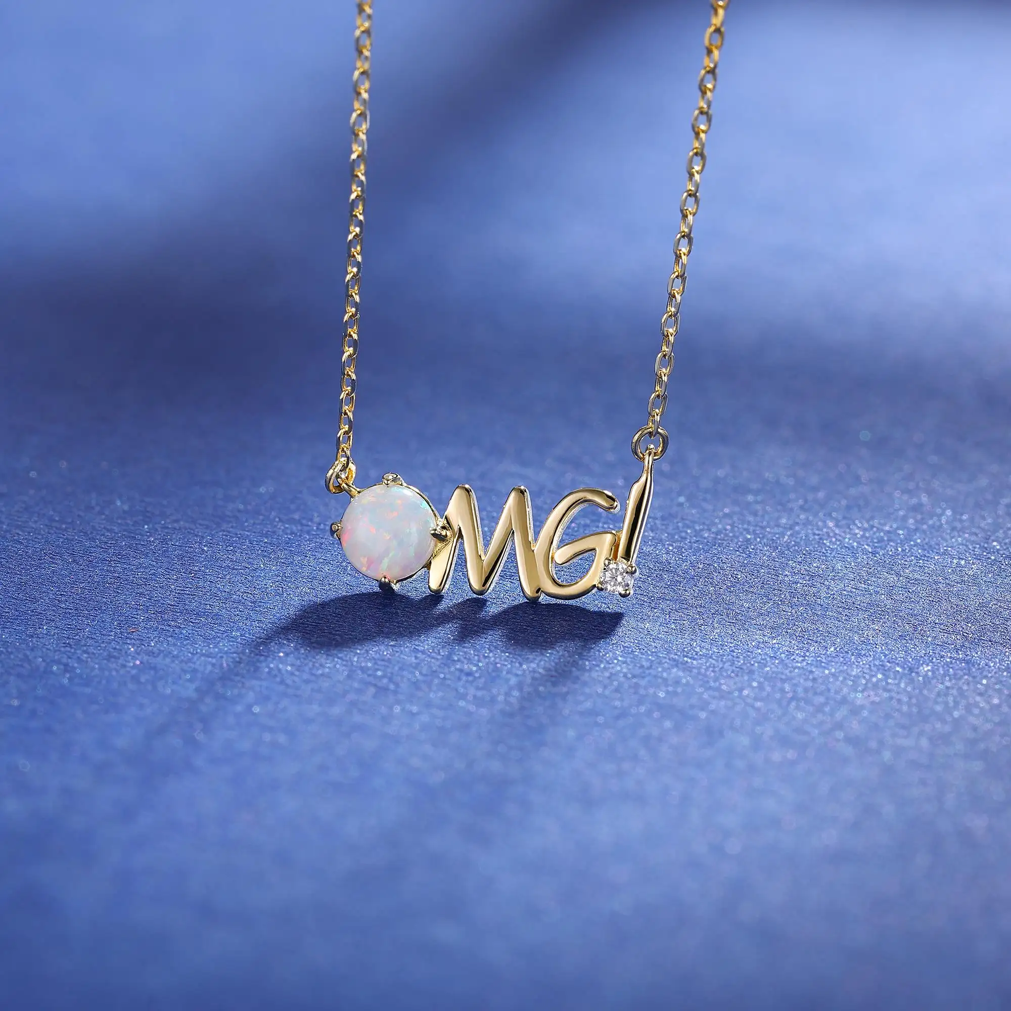 Venta al por mayor de collar de perlas de agua dulce personalizado letra chapado en oro collar de joyería de las mujeres para el Día de San Valentín