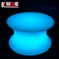Table de salon LED en forme de sablier, lumineuse, étanche, rechargeable, télécommandée, en plastique, pour bars et salons, vente en gros, décoration