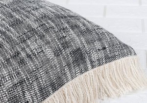 Funda de Cojín Cuadrada con Rayas Negras, Tejida a Mano, de Algodón Natural Chembrey, con Flecos y Cierre de Cremallera para el Hogar - Product Image 6