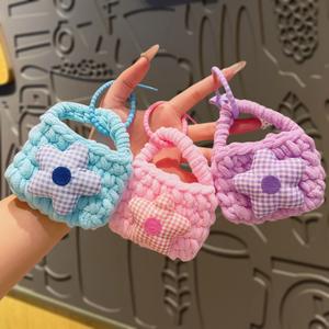 กระเป๋าใส่เหรียญ<span class=keywords><strong>ถัก</strong></span>ลายหมีนุ่มพิเศษทำด้วยมือหูฟังบลูทูธขนาดเล็กน่ารักฝาครอบป้องกัน<span class=keywords><strong>พวง</strong></span><span class=keywords><strong>กุญแจ</strong></span>ขนาดเล็กจี้ขายส่ง - Product Image 4