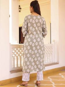 Grey printed Kurta with <b>Trousers</b> with dupatta - Product Image 2