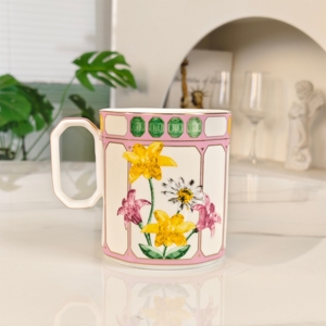 Flower Simple Classic European Luxury Tea <b>Cup</b> <b>Set</b> with Lid Tea Saucer Eco-Friendly Bone China Gift Box for Weddings - Product Image 6