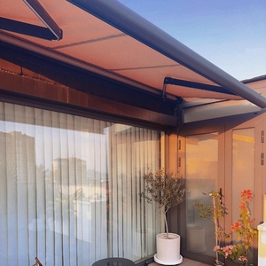 Tetto a baldacchino elettrico a forma di scatola piena pensilina per terrazzo tettoia automatica telescopica pieghevole pioggia in acrilico telaio in alluminio - Product Image 2