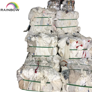 Vente en gros d'usine de vêtements d'occasion pour femmes, vêtements d'été d'occasion pour hommes, vêtements mixtes d'occasion, vêtements bon marché en stock en balles de 45 kg et 100 kg - Product Image 2