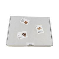 Grande boîte plate en carton ondulé blanc pour emballage et expédition, esthétique soignée, idéale pour albums Instagram