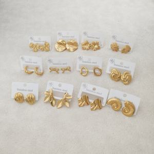 ज्यामितीय इयररिंग्स थोक स्टेनलेस स्टील गहने लकड़ी के गहने लकड़ी के सोने की सलियां फैशनेबल महिलाओं 18k सोना हाइपोएलर्जेनिक - Product Image 3