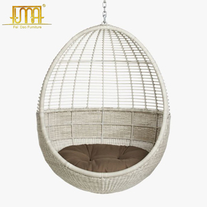Sedia a dondolo sospesa moderna personalizzata in vimini rattan a forma di gabbia per uccelli per adulti - Product Image 1