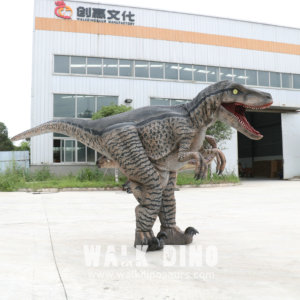 Costume de dinosaure Velociraptor léger (15 kg) pour spectacle, réaliste, pour adulte, avec pattes cachées, Sic <5 - Product Image 2