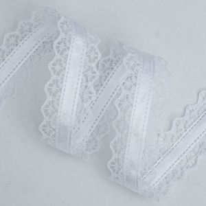 Cinta de Raso Satinado Floral Elegante de 3cm x 10 Yardas, Color Personalizado, para Envolver Regalos de Boda y Decoración Nupcial - Product Image 3