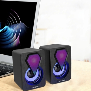 Venta caliente RGB Altavoces de audio portátiles con luces USB 2,0 Sonido estéreo de escritorio que fluye 2,0 Altavoces para juegos de computadora - Product Image 1
