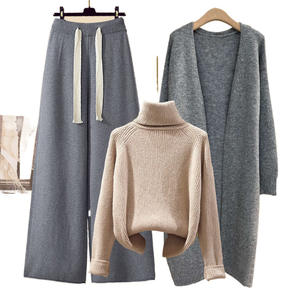 Completo da <span class=keywords><strong>Donna</strong></span> Tre Pezzi Autunno Inverno 2025 Stile Coreano Casual con <span class=keywords><strong>Cardigan</strong></span> Lungo Maglione Lavorato a Maglia e Pantaloni a Gamba Larga con Logo Frontale - Product Image 5